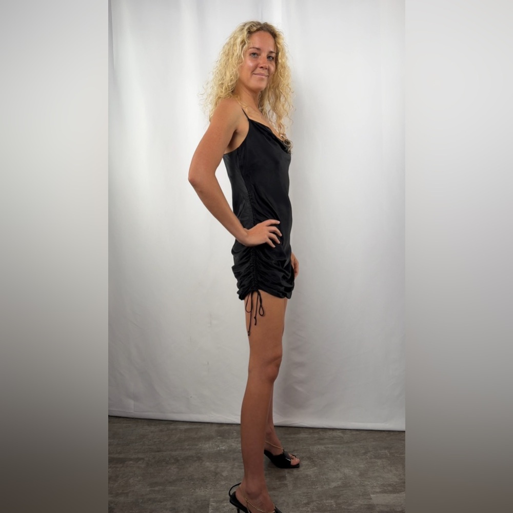 Wilfred Ruched Spaghetti Strap Mini Dress in Black Size Extra Small - Picture 1 of 9